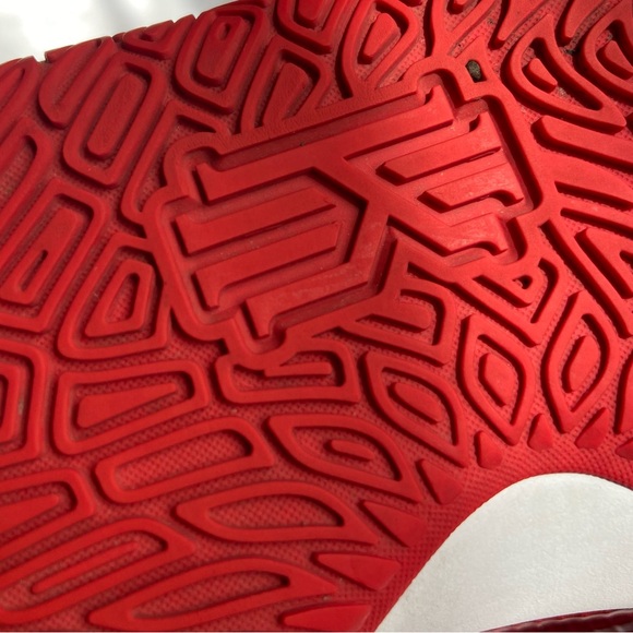 Nike Kyrie Flytrap 4 Mid University Red - Picture 2 of 8